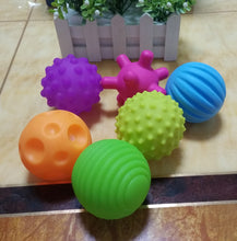 4-6pcs Textured Multi Ball Set develop baby's tactile senses toy Baby touch hand ball toys baby training ball Massage soft ball
